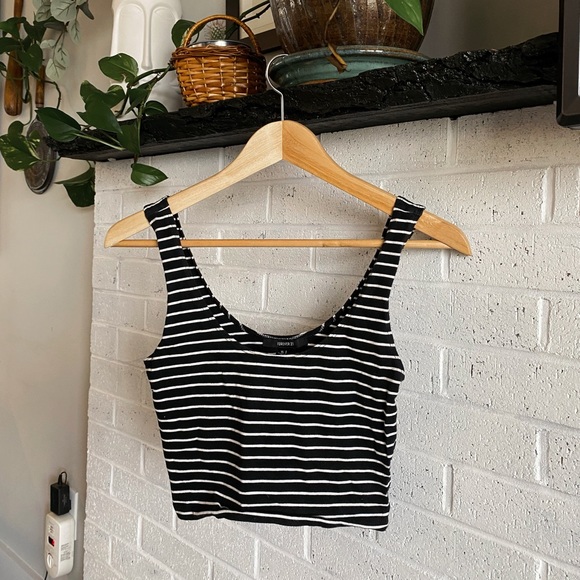 🦓 Cropped Tank 🦓 - Picture 2 of 2